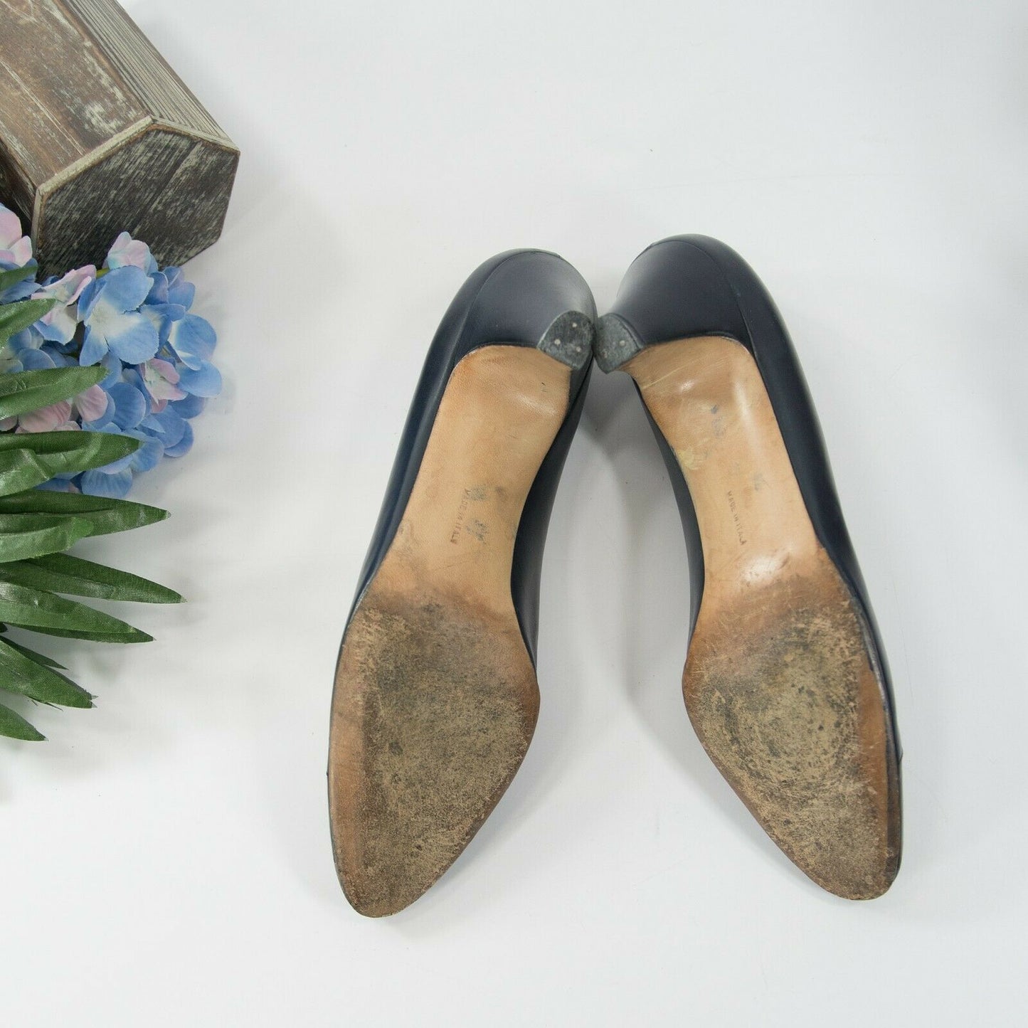 Salvatore Ferragamo Navy Black Leather Shoes Heels 8 Narrow