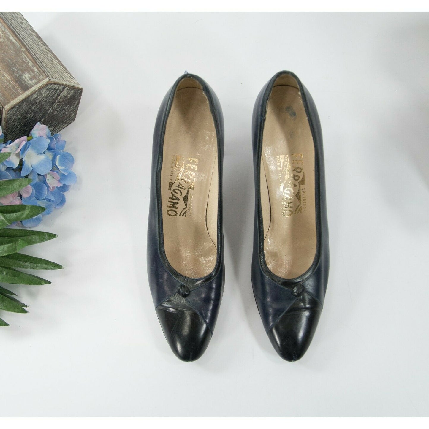 Salvatore Ferragamo Navy Black Leather Shoes Heels 8 Narrow