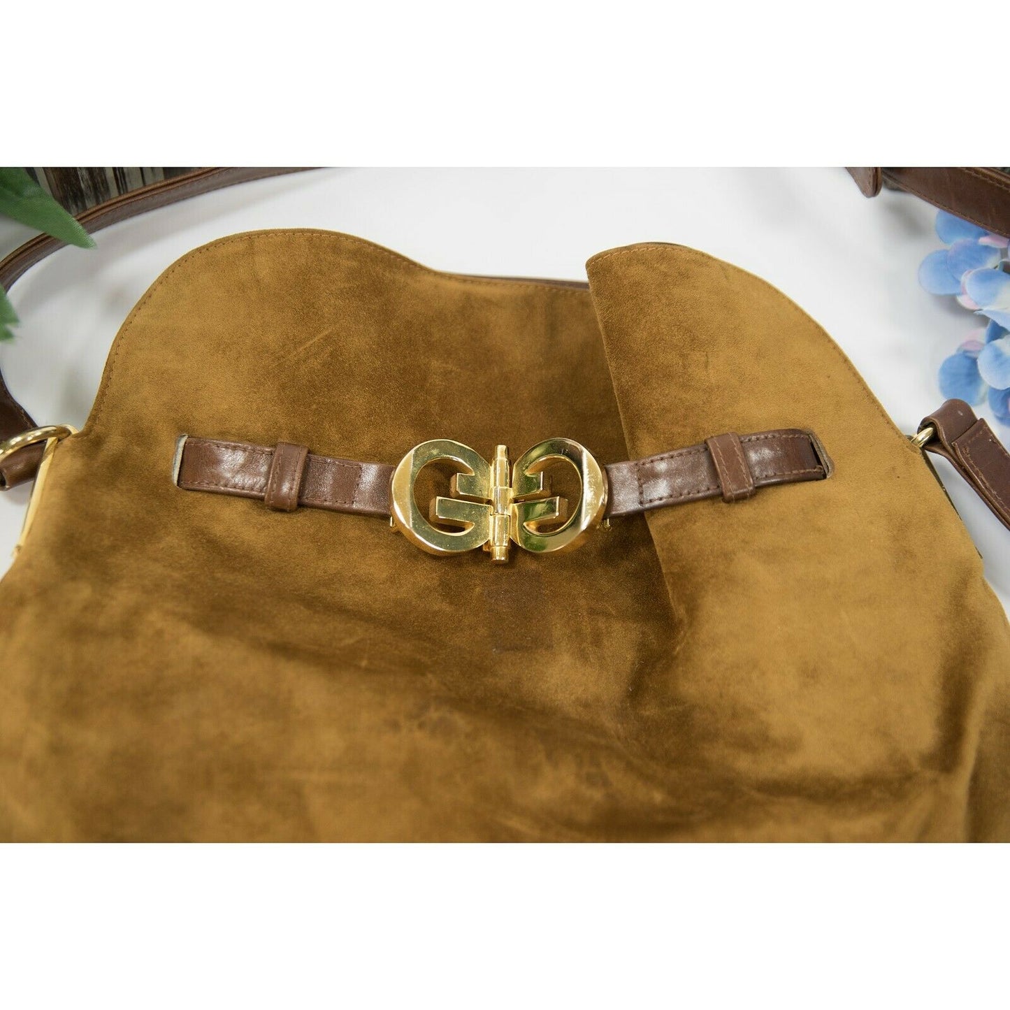 Gucci 1970s Vintage Cognac Suede Caramel Leather Flat Logo Lock Shoulder Bag