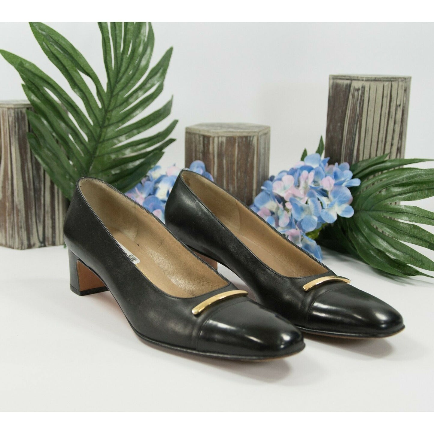 Salvatore Ferragamo DQ61519 Black Leather Low Heels Shoes Size 8.5 Extra Narrow