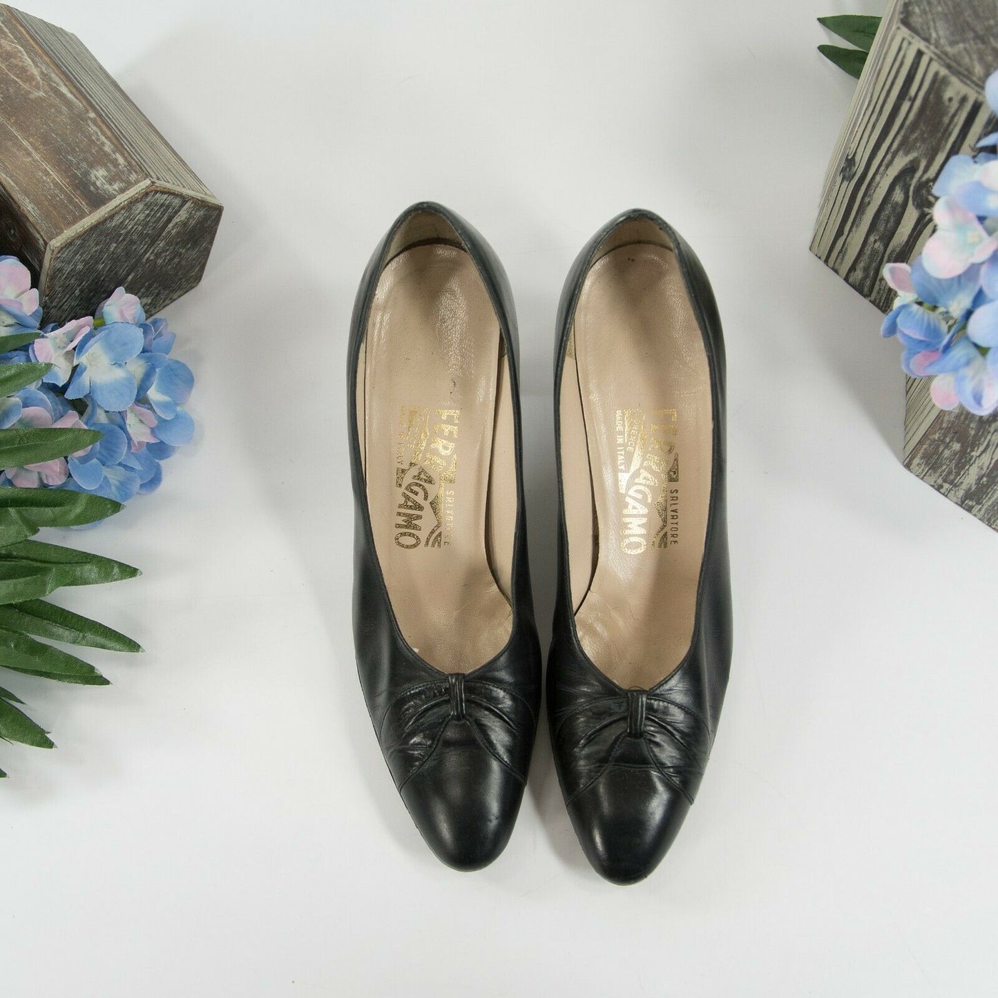 Salvatore Ferragamo Black Leather Bow Toe Shoes Heels 8 Narrow