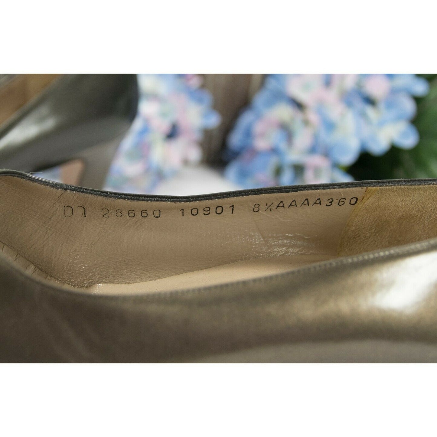 Salvatore Ferragamo DQ28660 Bronze Leather Low Heels Shoes Size 8.5 Extra Narrow