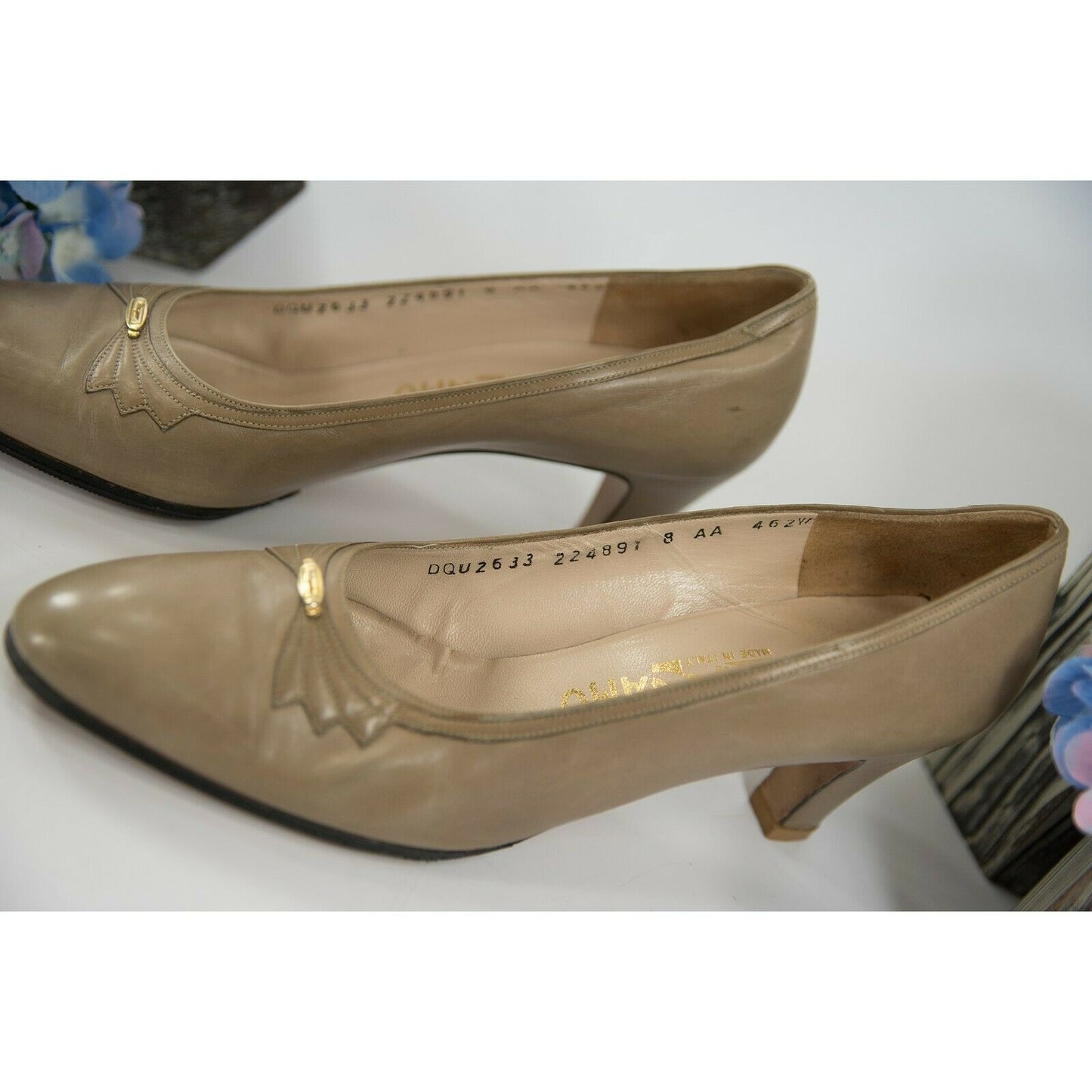 Salvatore Ferragamo Nude Leather Bow Front Shoes Heels 8 Narrow